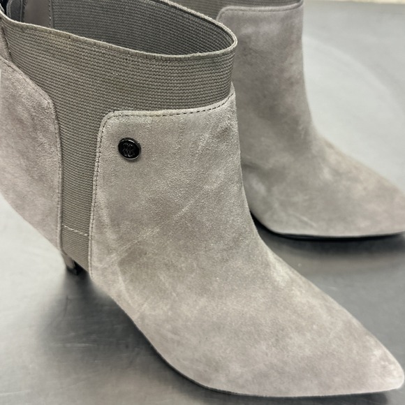 BANDOLINO Womens 6 Beige Short Boot Bari Pointy Toe Kitten‎ Heel Suede Booties - Picture 2 of 10